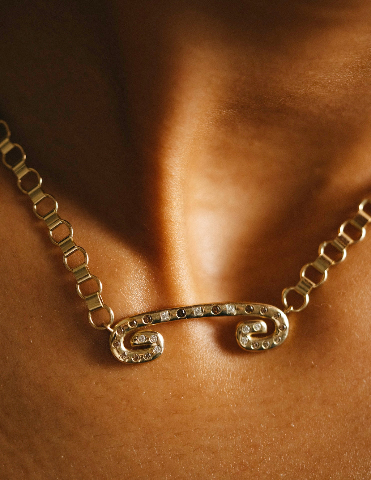 Txirimiri “Danza” Doorknocker Necklace