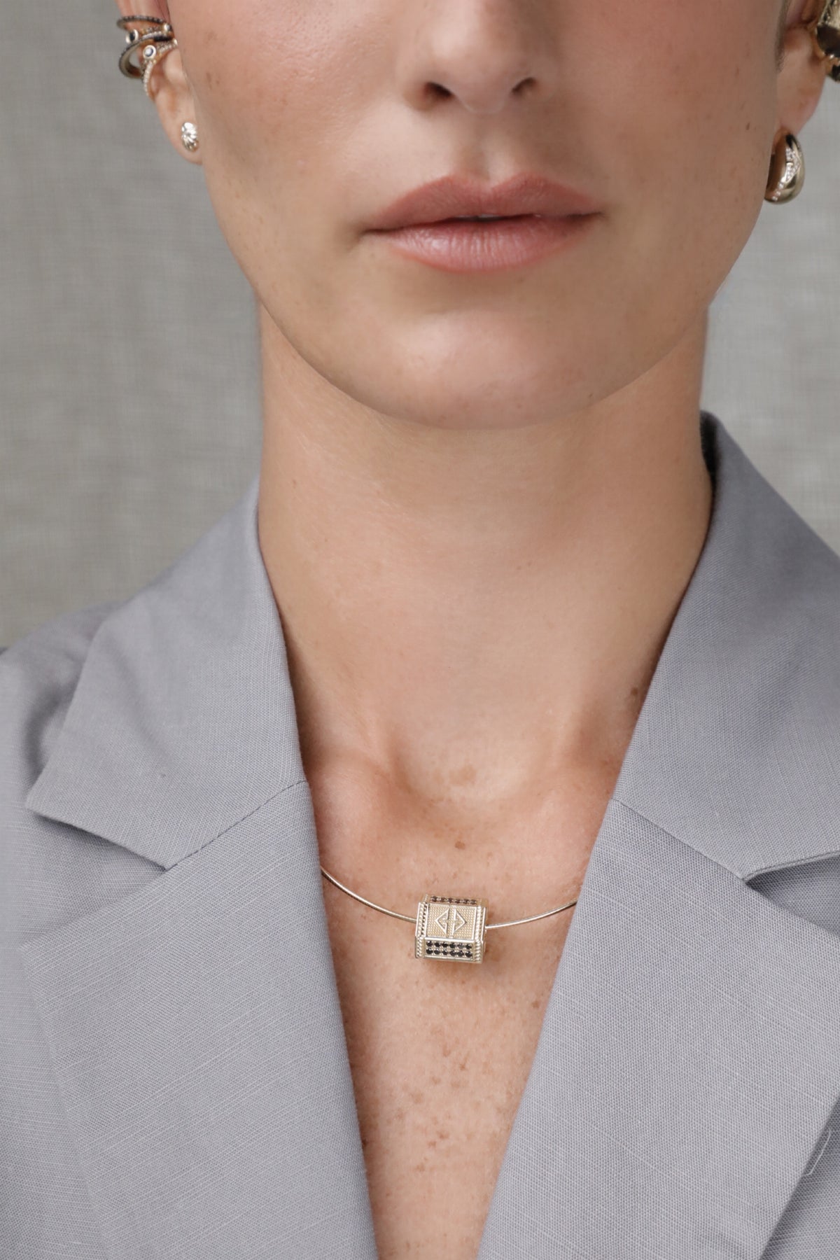Yarí “Baira” Nugget Charm Pendant - Diamonds and Sapphire with Rope Border Detail