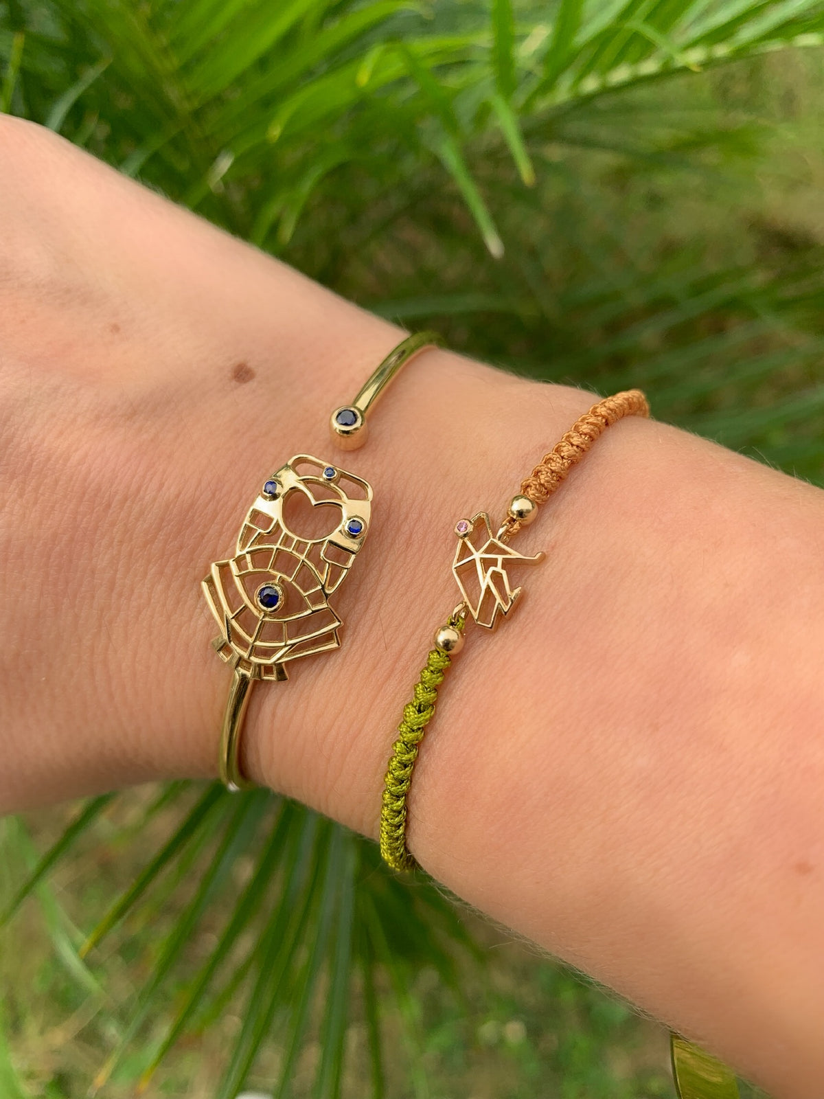 Mini “Keko” Gold Coquí Macramé Bracelet - Emerald on White and Tan