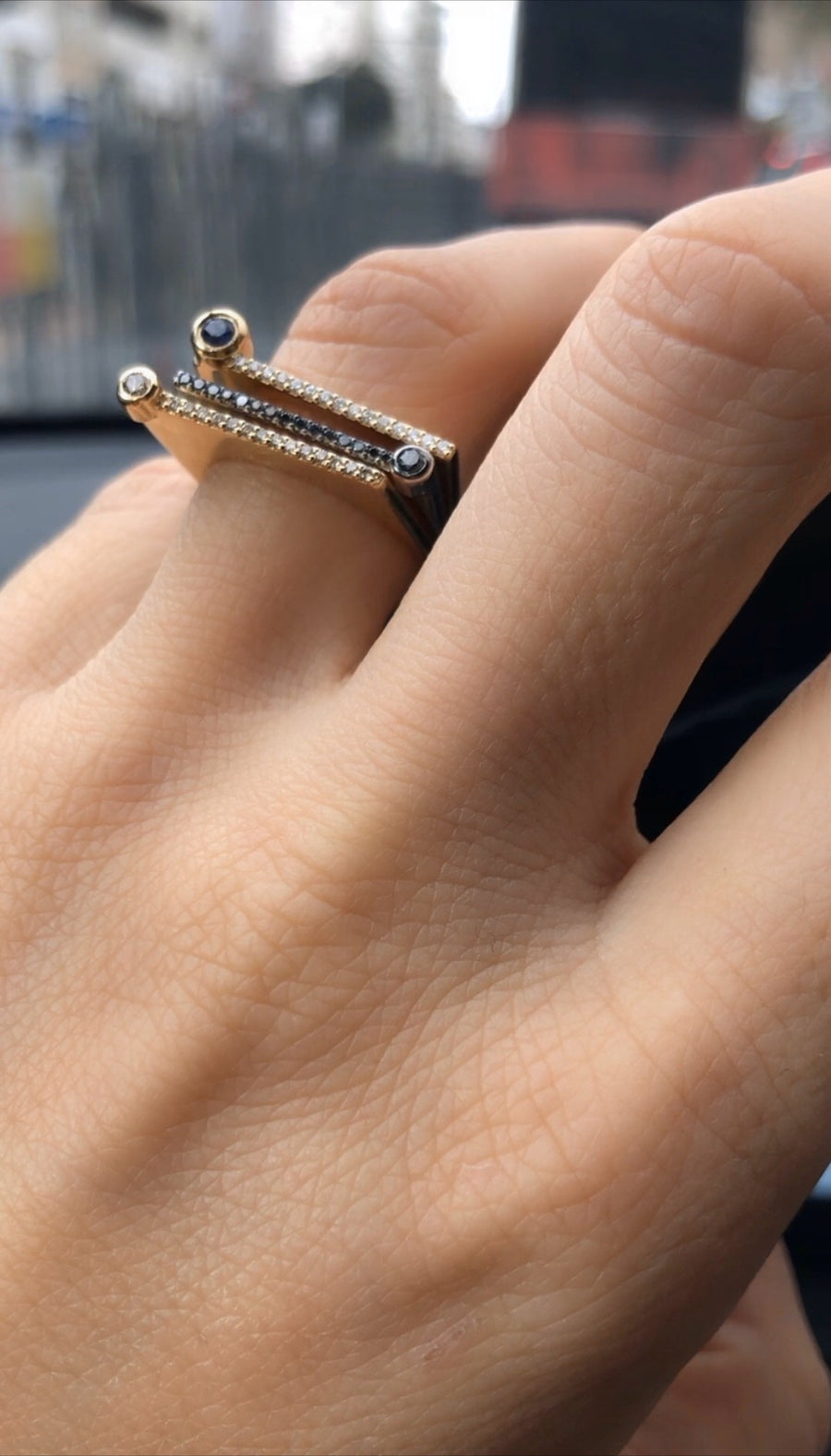 ¡Buenos Días! “Horizon” Ray Ring in White Gold with Black Diamonds