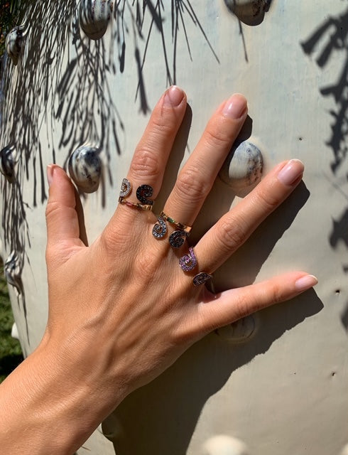 “Txirimiri” White and Black Diamond Bling Ring - Yin & Yang