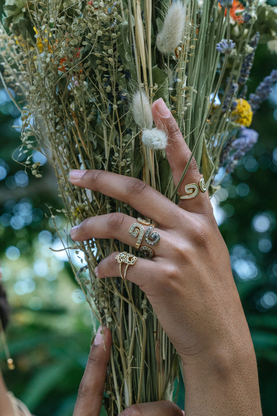 “Atabex” Mini Cutout Ring - Diamond Wind